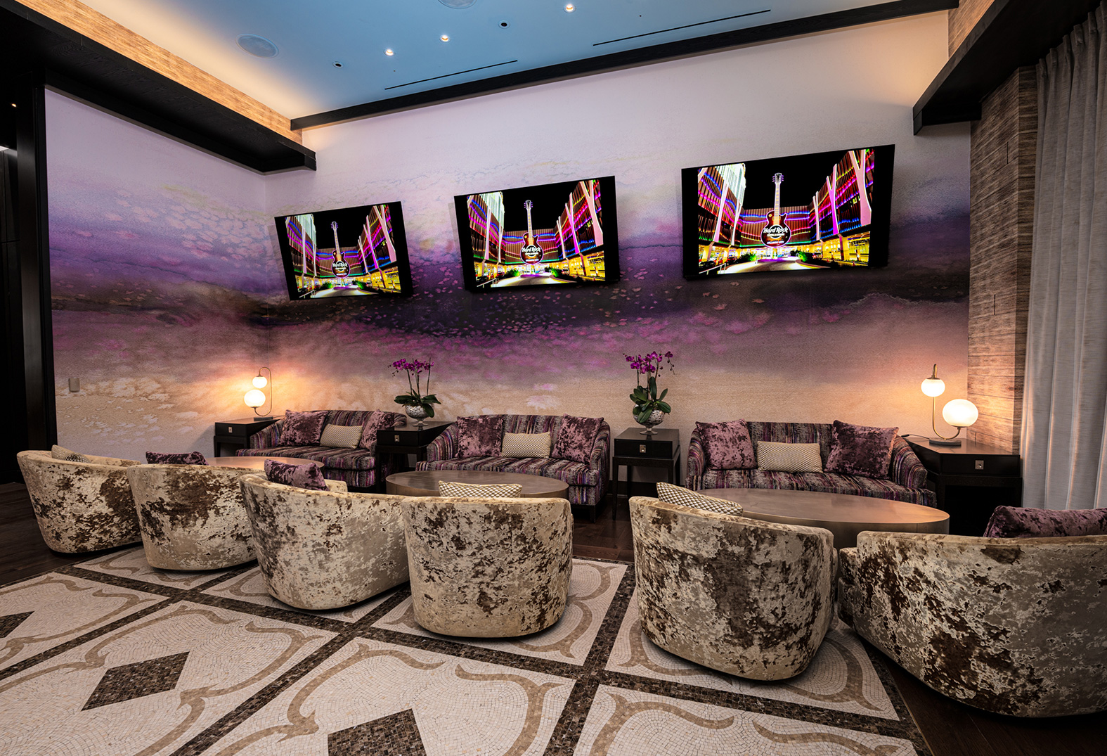 Plum Lounge